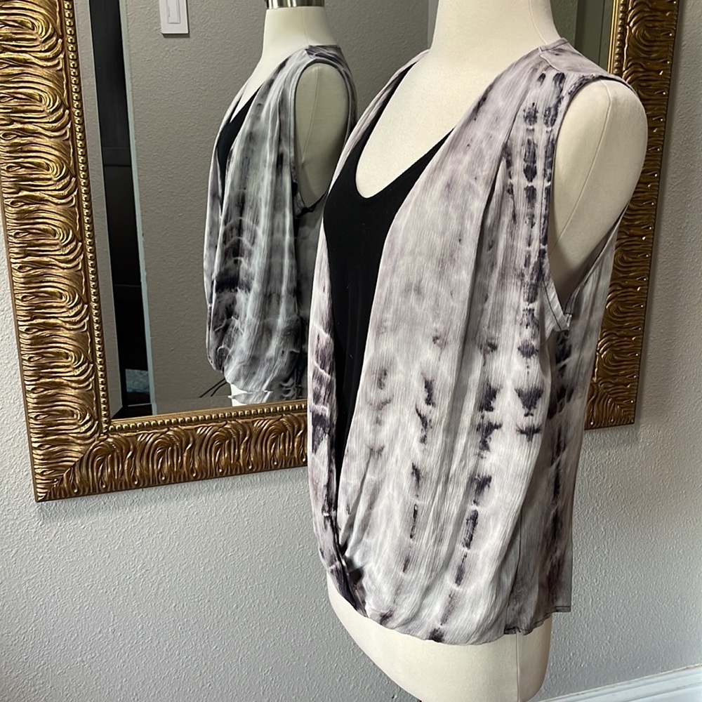 W5 Black Gray Tie Dye Sleeveless Top - Picture 5 of 7